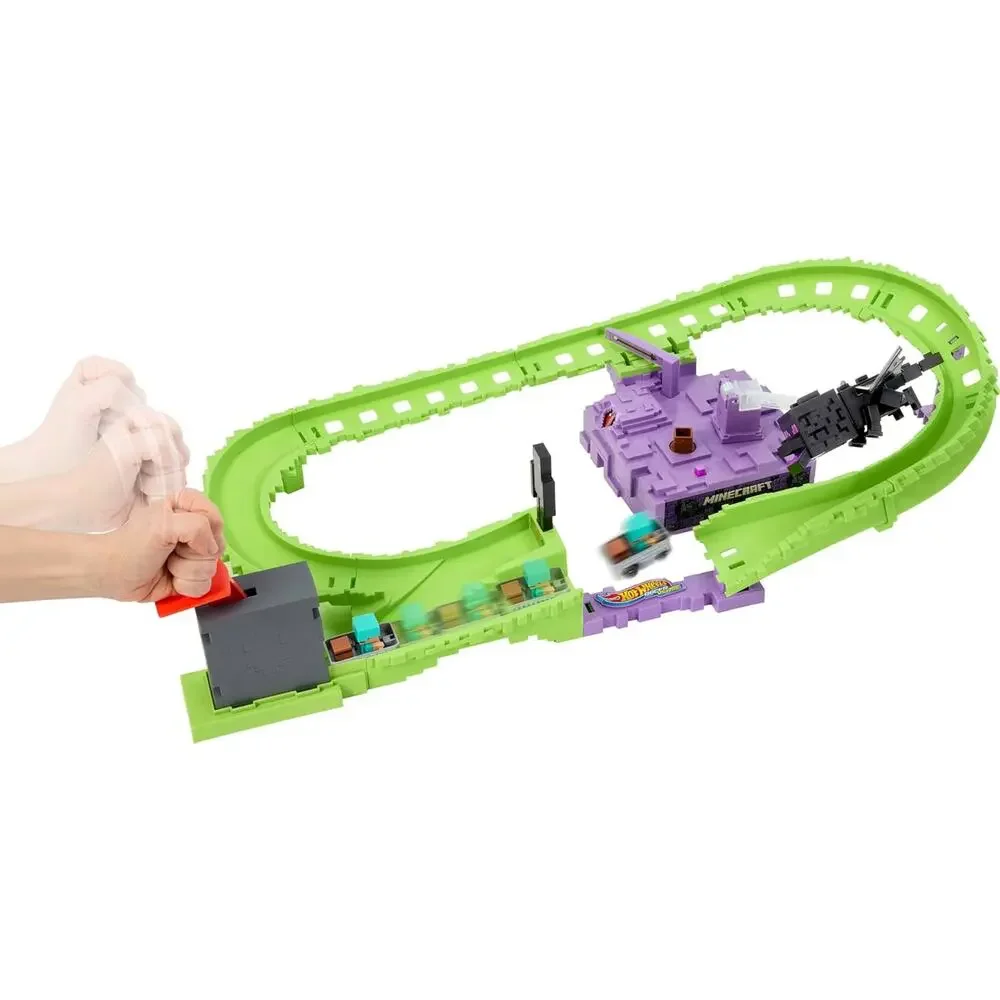 Minecraft Hot Wheels RacerVerse Diecast Track Set Diamond Armor Steve NWT